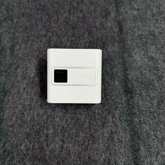 ubiolabs Other - Ubiolabs White USB Wall Charger